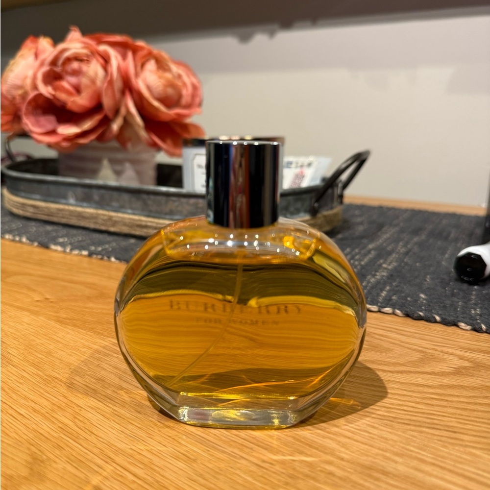 Burberry Eau de Parfum with Gold Hue